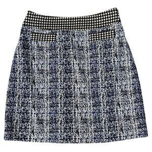 Like New CAbi 21 Club Skirt Size 6